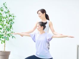 ダイエットを頑張る女性